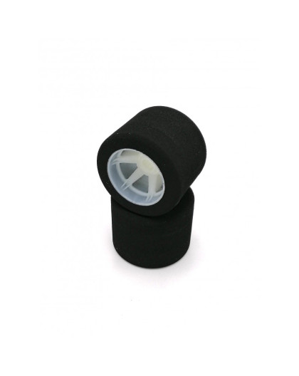 Pneus piste 1/8 arrière 78mm 35 Shore sur jantes light (2) - HOT RACE